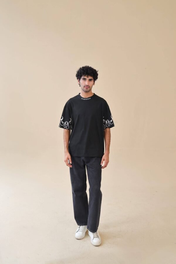 Unisex Drop Shoulder Never Give-up T-Shirt 100% Cotton, Black