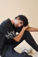 Unisex Drop Shoulder Never Give-up T-Shirt 100% Cotton, Black